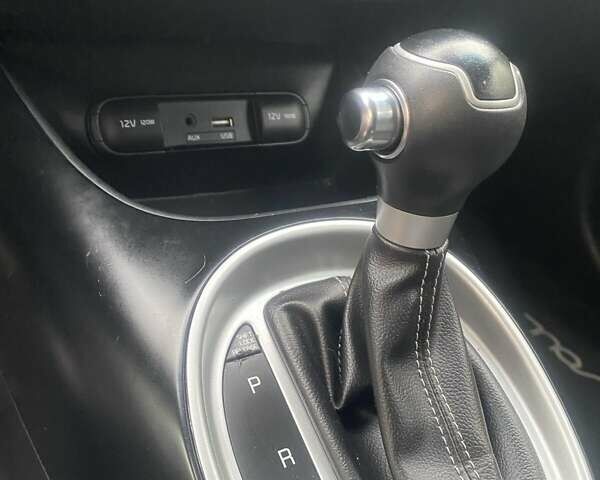 Белый Киа Soul, объемом двигателя 2 л и пробегом 118 тыс. км за 12200 $, фото 4 на Automoto.ua