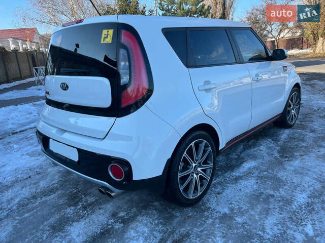Белый Киа Soul, объемом двигателя 1.6 л и пробегом 37 тыс. км за 11990 $, фото 4 на Automoto.ua