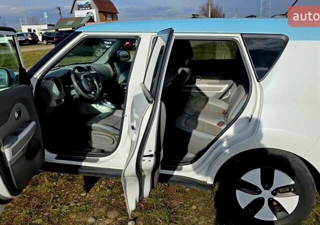 Белый Киа Soul, объемом двигателя 0 л и пробегом 125 тыс. км за 6800 $, фото 11 на Automoto.ua