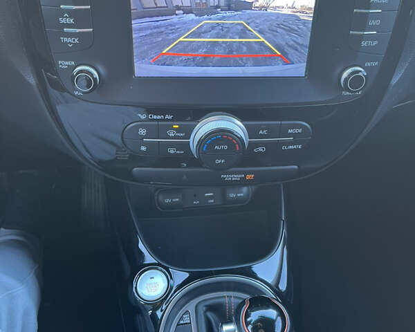 Белый Киа Soul, объемом двигателя 1.6 л и пробегом 37 тыс. км за 11990 $, фото 39 на Automoto.ua