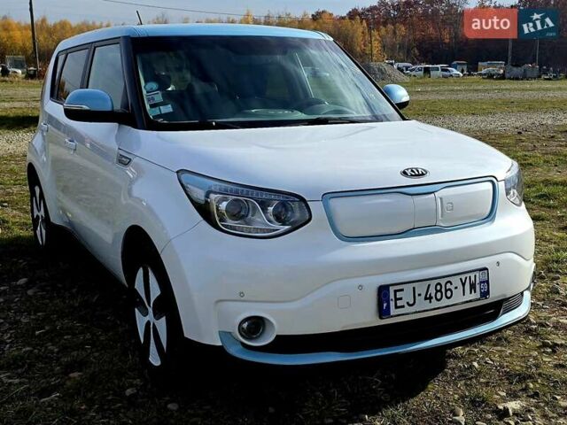Белый Киа Soul, объемом двигателя 0 л и пробегом 125 тыс. км за 6800 $, фото 9 на Automoto.ua