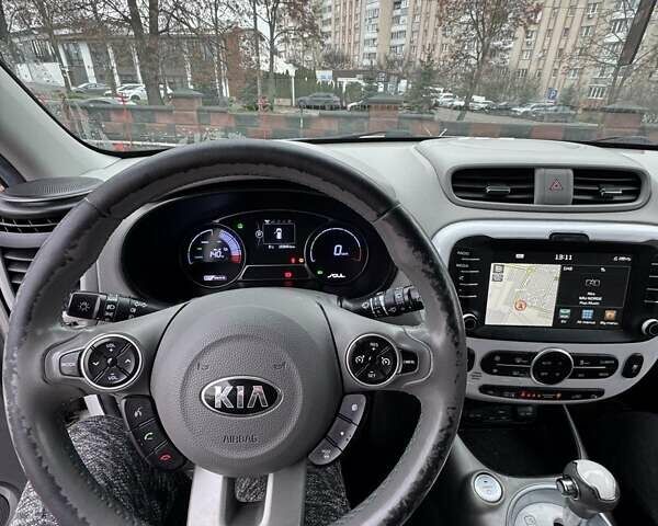 Белый Киа Soul, объемом двигателя 0 л и пробегом 153 тыс. км за 8300 $, фото 11 на Automoto.ua