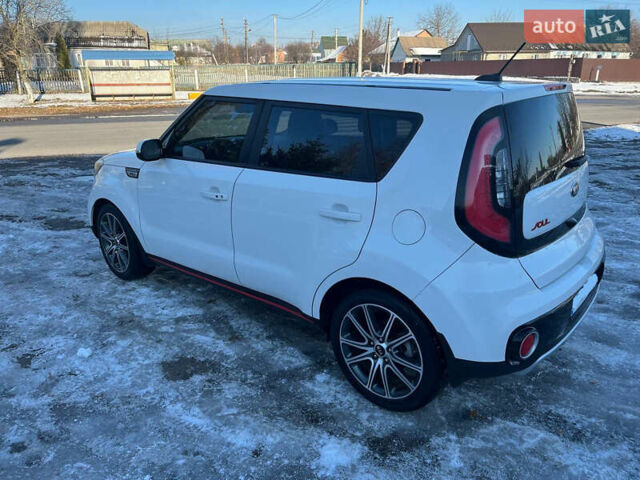 Белый Киа Soul, объемом двигателя 1.6 л и пробегом 37 тыс. км за 11990 $, фото 6 на Automoto.ua