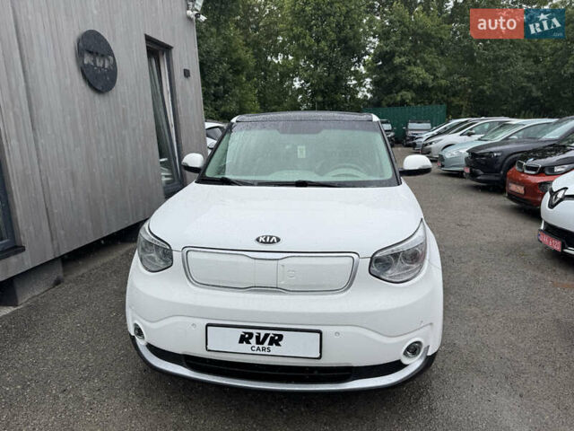 Белый Киа Soul, объемом двигателя 0 л и пробегом 110 тыс. км за 10300 $, фото 1 на Automoto.ua