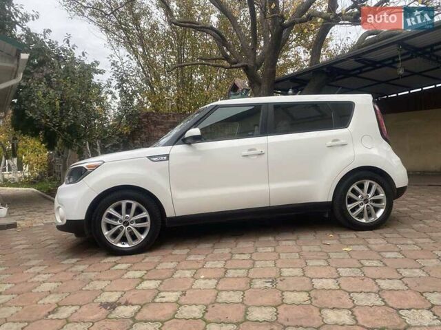 Белый Киа Soul, объемом двигателя 2 л и пробегом 118 тыс. км за 12200 $, фото 5 на Automoto.ua