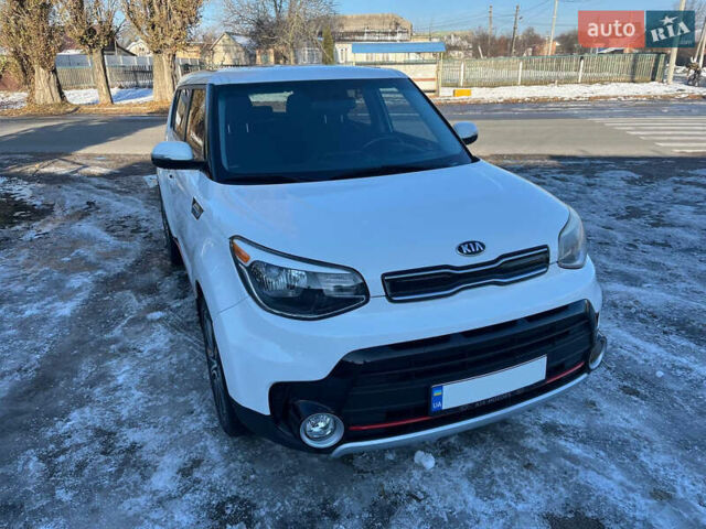 Белый Киа Soul, объемом двигателя 1.6 л и пробегом 37 тыс. км за 11990 $, фото 13 на Automoto.ua