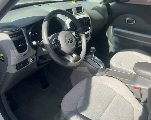 Белый Киа Soul, объемом двигателя 0 л и пробегом 74 тыс. км за 11700 $, фото 6 на Automoto.ua