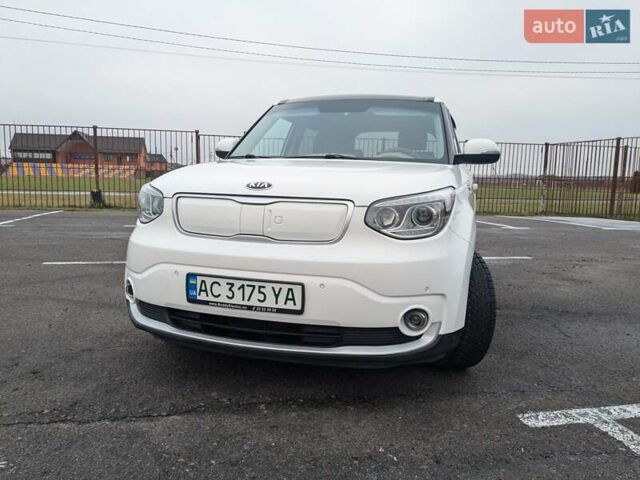 Білий Кіа Soul, об'ємом двигуна 0 л та пробігом 95 тис. км за 9700 $, фото 20 на Automoto.ua