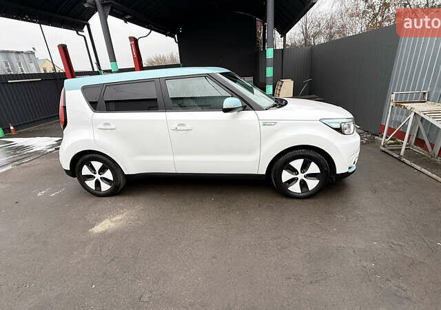 Белый Киа Soul, объемом двигателя 0 л и пробегом 172 тыс. км за 5850 $, фото 20 на Automoto.ua
