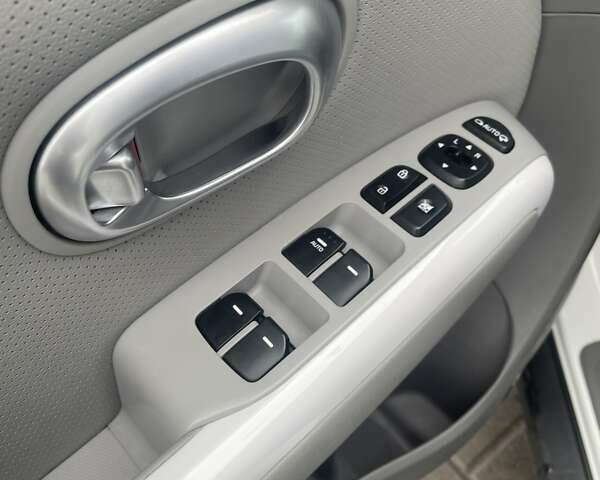 Белый Киа Soul, объемом двигателя 0 л и пробегом 101 тыс. км за 11900 $, фото 13 на Automoto.ua
