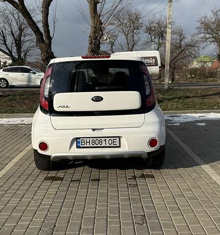 Белый Киа Soul, объемом двигателя 2 л и пробегом 110 тыс. км за 12500 $, фото 1 на Automoto.ua
