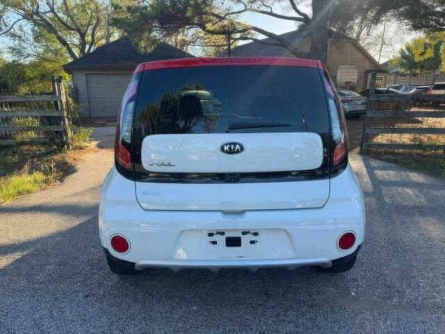 Білий Кіа Soul, об'ємом двигуна 2 л та пробігом 89 тис. км за 6200 $, фото 5 на Automoto.ua