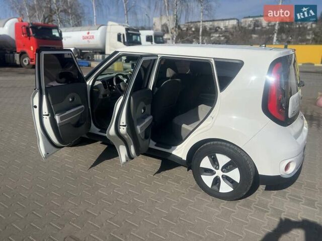 Белый Киа Soul, объемом двигателя 0 л и пробегом 74 тыс. км за 11700 $, фото 1 на Automoto.ua