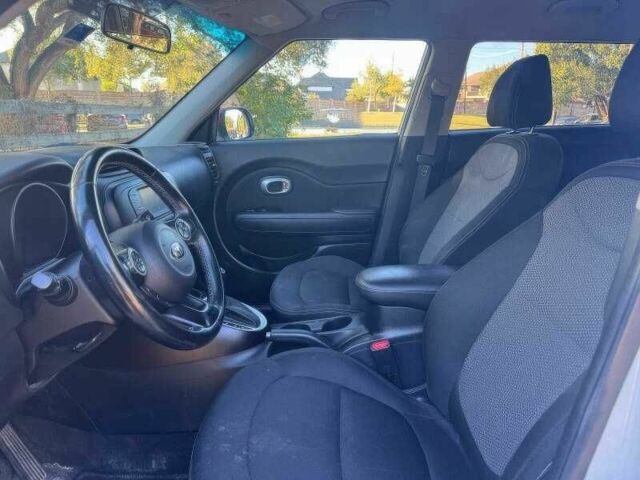 Білий Кіа Soul, об'ємом двигуна 2 л та пробігом 89 тис. км за 6200 $, фото 11 на Automoto.ua