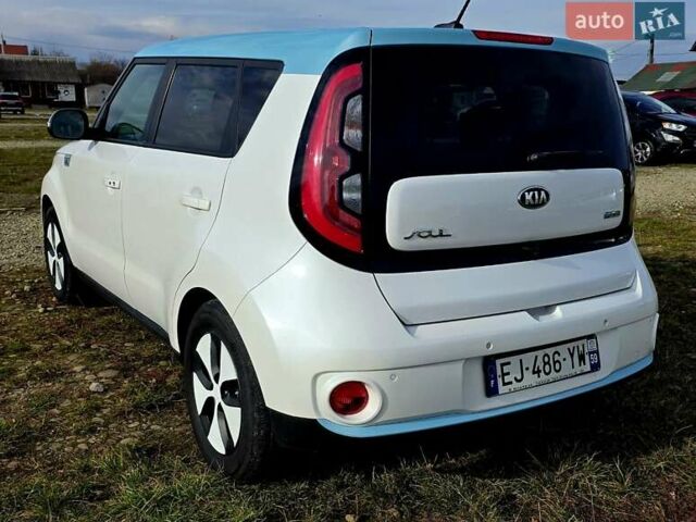 Белый Киа Soul, объемом двигателя 0 л и пробегом 125 тыс. км за 6800 $, фото 10 на Automoto.ua
