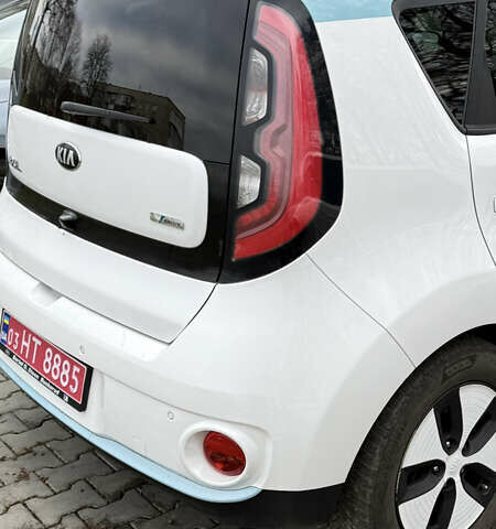 Белый Киа Soul, объемом двигателя 0 л и пробегом 172 тыс. км за 5850 $, фото 4 на Automoto.ua