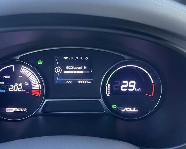 Белый Киа Soul, объемом двигателя 0 л и пробегом 101 тыс. км за 11900 $, фото 15 на Automoto.ua