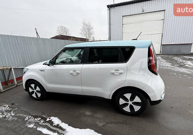 Белый Киа Soul, объемом двигателя 0 л и пробегом 172 тыс. км за 5850 $, фото 15 на Automoto.ua