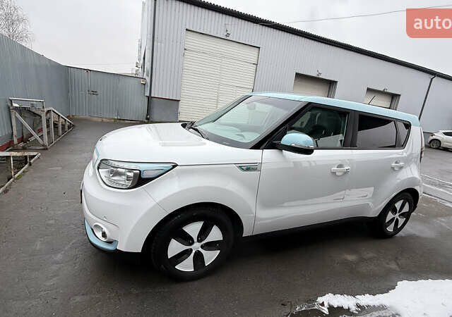 Белый Киа Soul, объемом двигателя 0 л и пробегом 172 тыс. км за 5850 $, фото 16 на Automoto.ua