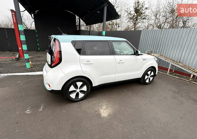 Белый Киа Soul, объемом двигателя 0 л и пробегом 172 тыс. км за 5850 $, фото 21 на Automoto.ua