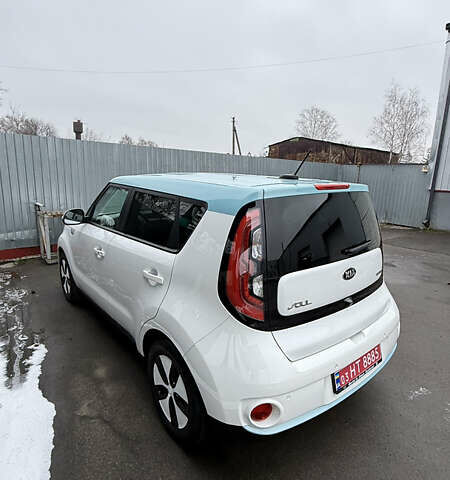 Белый Киа Soul, объемом двигателя 0 л и пробегом 172 тыс. км за 5850 $, фото 14 на Automoto.ua