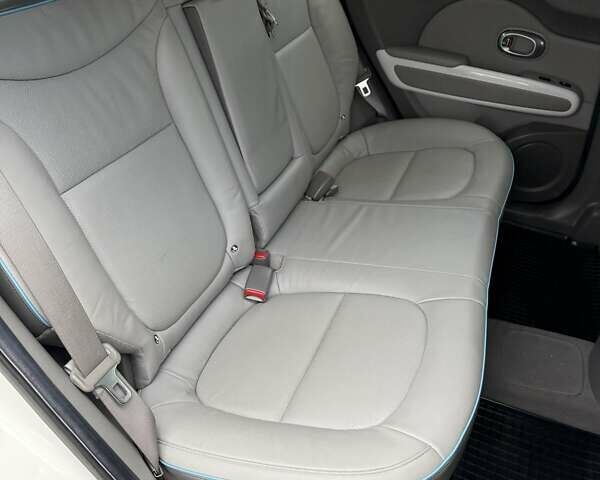 Білий Кіа Soul, об'ємом двигуна 0 л та пробігом 68 тис. км за 11200 $, фото 30 на Automoto.ua