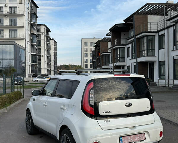 Белый Киа Soul, объемом двигателя 2 л и пробегом 117 тыс. км за 10699 $, фото 10 на Automoto.ua
