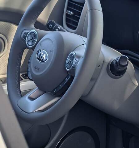 Белый Киа Soul, объемом двигателя 0 л и пробегом 153 тыс. км за 9699 $, фото 24 на Automoto.ua