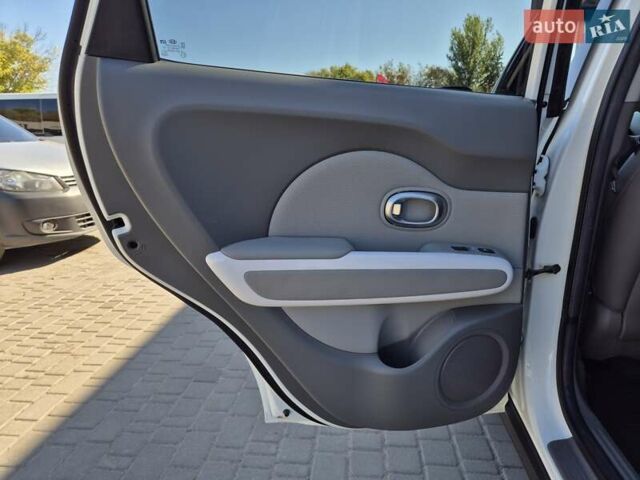 Белый Киа Soul, объемом двигателя 0 л и пробегом 38 тыс. км за 12999 $, фото 25 на Automoto.ua