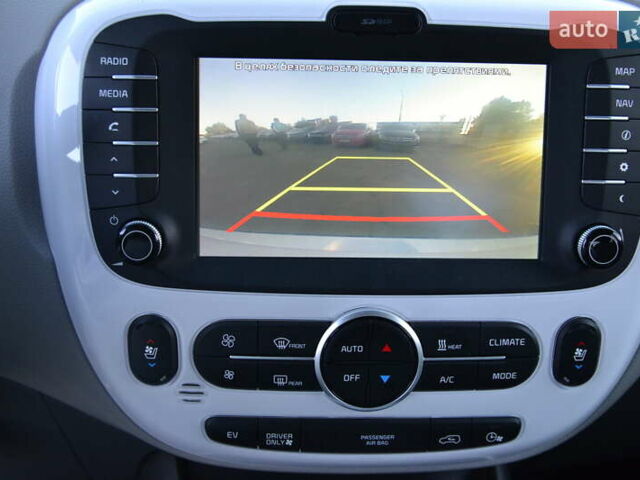 Білий Кіа Soul, об'ємом двигуна 0 л та пробігом 74 тис. км за 11500 $, фото 23 на Automoto.ua