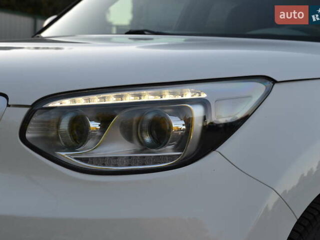 Білий Кіа Soul, об'ємом двигуна 0 л та пробігом 74 тис. км за 11500 $, фото 39 на Automoto.ua