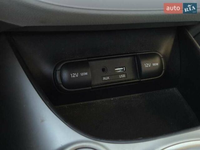 Белый Киа Soul, объемом двигателя 0 л и пробегом 38 тыс. км за 12999 $, фото 49 на Automoto.ua