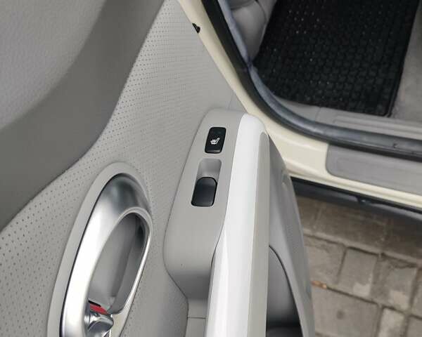 Білий Кіа Soul, об'ємом двигуна 0 л та пробігом 90 тис. км за 12000 $, фото 15 на Automoto.ua