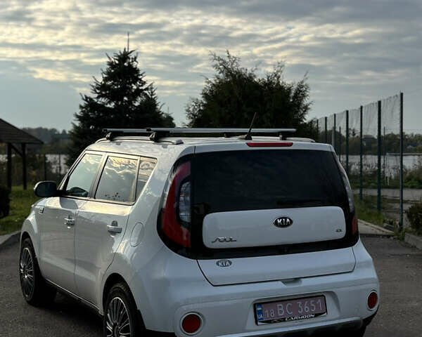 Белый Киа Soul, объемом двигателя 2 л и пробегом 117 тыс. км за 10699 $, фото 6 на Automoto.ua