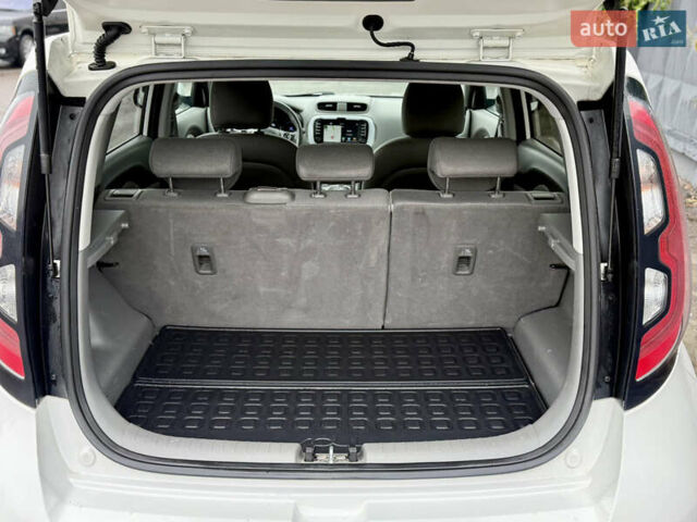 Киа Soul 2018 в Житомире на Automoto.ua Белый Киа Soul, объемом двигателя 0 л и пробегом 90 тыс. км за 11200 $, фото 21 на Automoto.ua