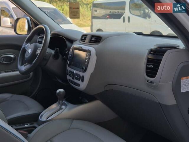 Белый Киа Soul, объемом двигателя 0 л и пробегом 38 тыс. км за 12999 $, фото 33 на Automoto.ua