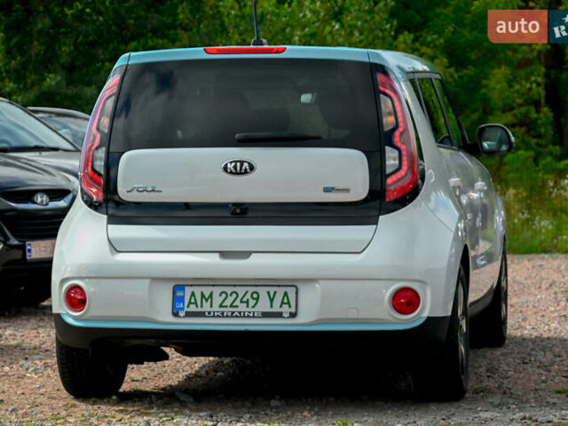 Белый Киа Soul, объемом двигателя 0 л и пробегом 112 тыс. км за 10999 $, фото 12 на Automoto.ua