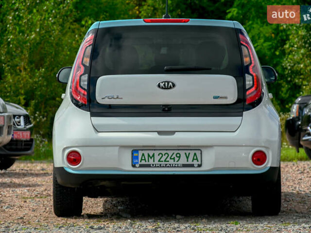 Белый Киа Soul, объемом двигателя 0 л и пробегом 112 тыс. км за 10999 $, фото 11 на Automoto.ua