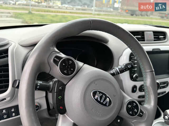 Белый Киа Soul, объемом двигателя 0 л и пробегом 95 тыс. км за 10500 $, фото 11 на Automoto.ua