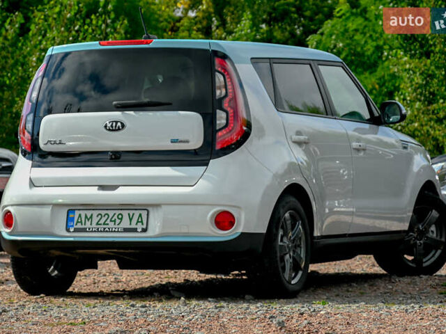Белый Киа Soul, объемом двигателя 0 л и пробегом 112 тыс. км за 10999 $, фото 13 на Automoto.ua