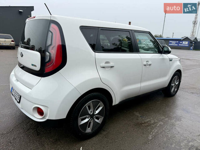 Киа Soul 2018 в Житомире на Automoto.ua Белый Киа Soul, объемом двигателя 0 л и пробегом 90 тыс. км за 11200 $, фото 6 на Automoto.ua