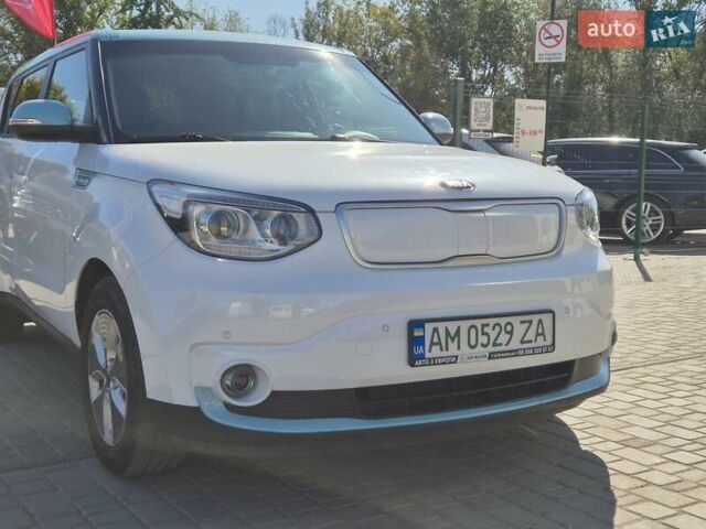 Белый Киа Soul, объемом двигателя 0 л и пробегом 38 тыс. км за 12999 $, фото 7 на Automoto.ua