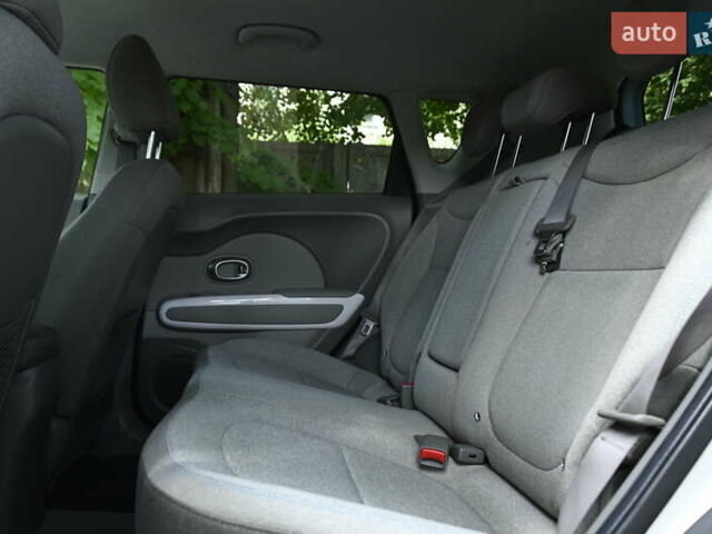 Белый Киа Soul, объемом двигателя 0 л и пробегом 112 тыс. км за 11800 $, фото 27 на Automoto.ua