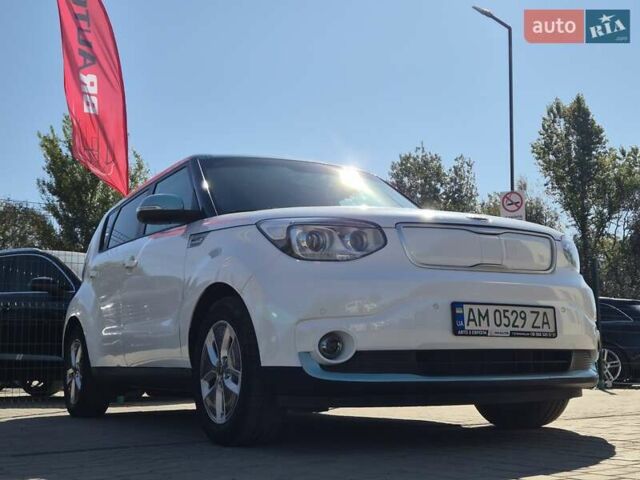 Белый Киа Soul, объемом двигателя 0 л и пробегом 38 тыс. км за 12999 $, фото 10 на Automoto.ua