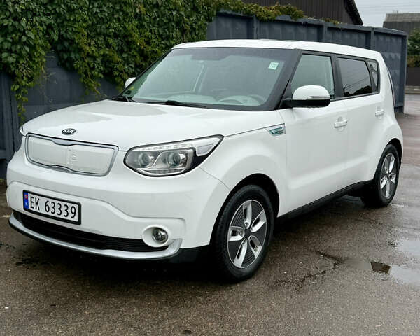 Киа Soul 2018 в Житомире на Automoto.ua Белый Киа Soul, объемом двигателя 0 л и пробегом 90 тыс. км за 11200 $, фото 11 на Automoto.ua