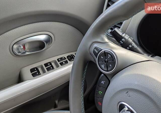 Білий Кіа Soul, об'ємом двигуна 0 л та пробігом 51 тис. км за 11800 $, фото 7 на Automoto.ua