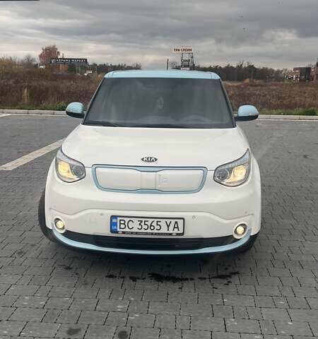 Білий Кіа Soul, об'ємом двигуна 0 л та пробігом 100 тис. км за 11500 $, фото 1 на Automoto.ua