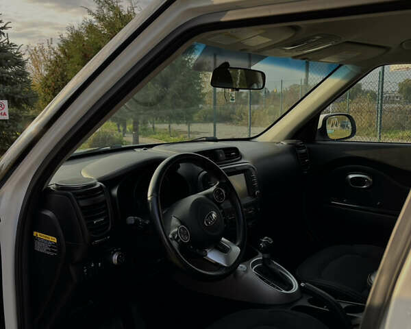 Белый Киа Soul, объемом двигателя 2 л и пробегом 117 тыс. км за 10699 $, фото 12 на Automoto.ua