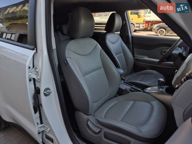 Белый Киа Soul, объемом двигателя 0 л и пробегом 38 тыс. км за 12999 $, фото 34 на Automoto.ua