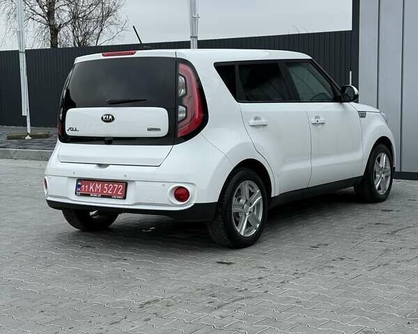 Білий Кіа Soul, об'ємом двигуна 0 л та пробігом 68 тис. км за 11200 $, фото 4 на Automoto.ua